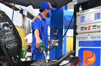 CONDITIONS FOR FOREIGN INVESTORS TO TRADE IN PETROL