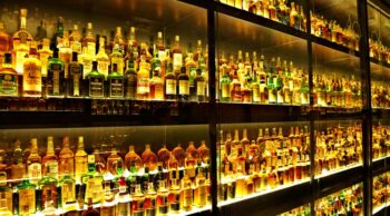 Foreign investors establish alcohol retail businesses