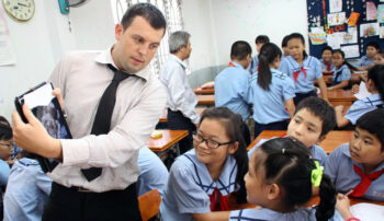 Work Permit for Foreign Teachers: Conditions, Documents & Procedures