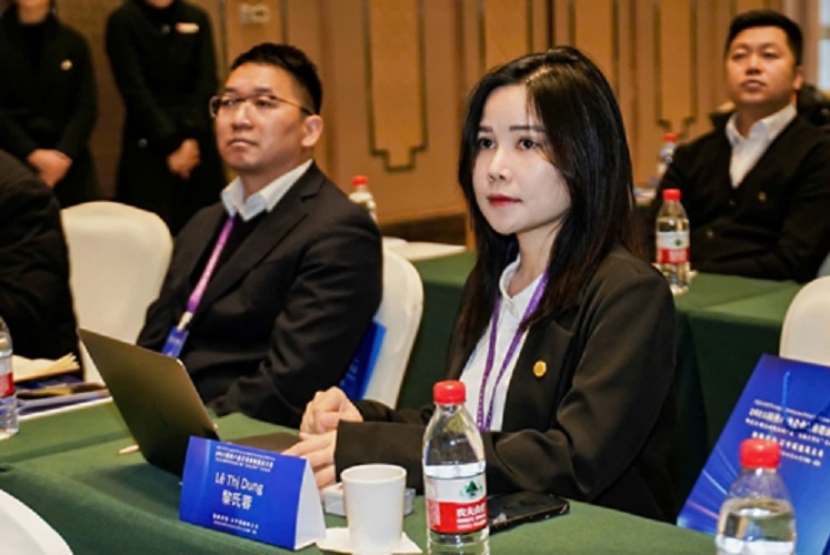 Dr. Le Thi Dung at the conference.